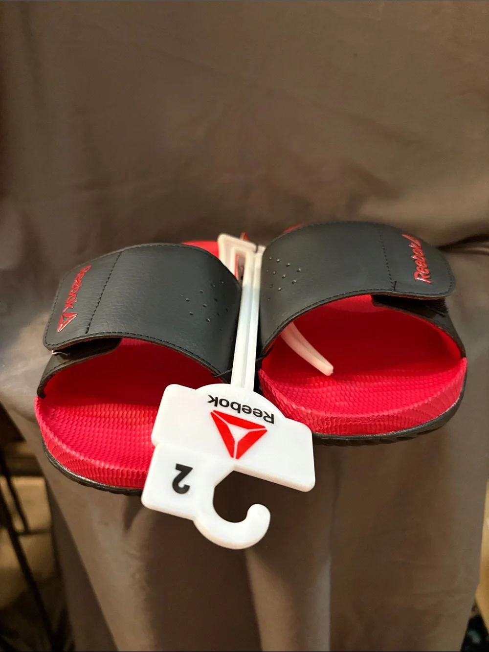 Reebok Black Strap Red Footbed Slide Sandals boys size 2 NWT sku SDR